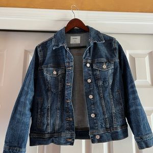 Classic Old Navy, dark denim jacket! Size M Petite. EUC barely worn!